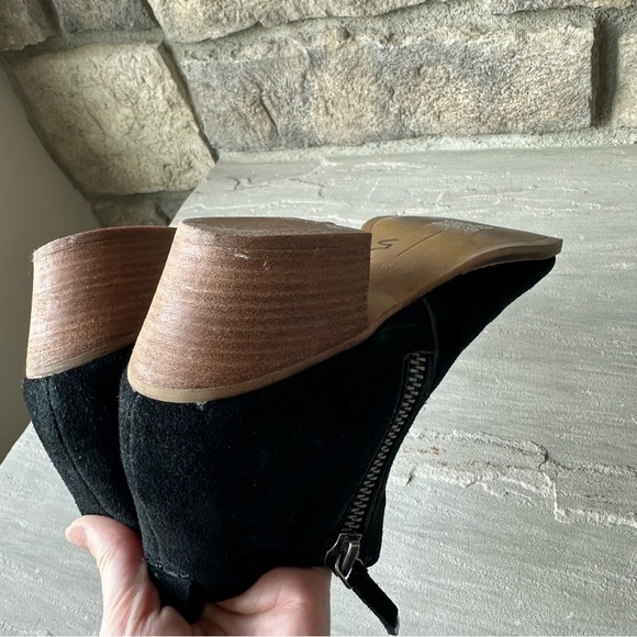 Dolce Black Suede Vita Dual Zipper‎ Booties Size 8.5 - Picture 6 of 6